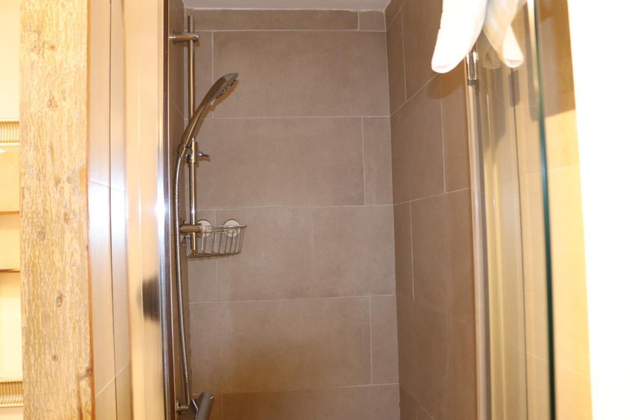 Garland Modern Apartment With Private Garden & Parking Dartford 5 מראה חיצוני תמונה