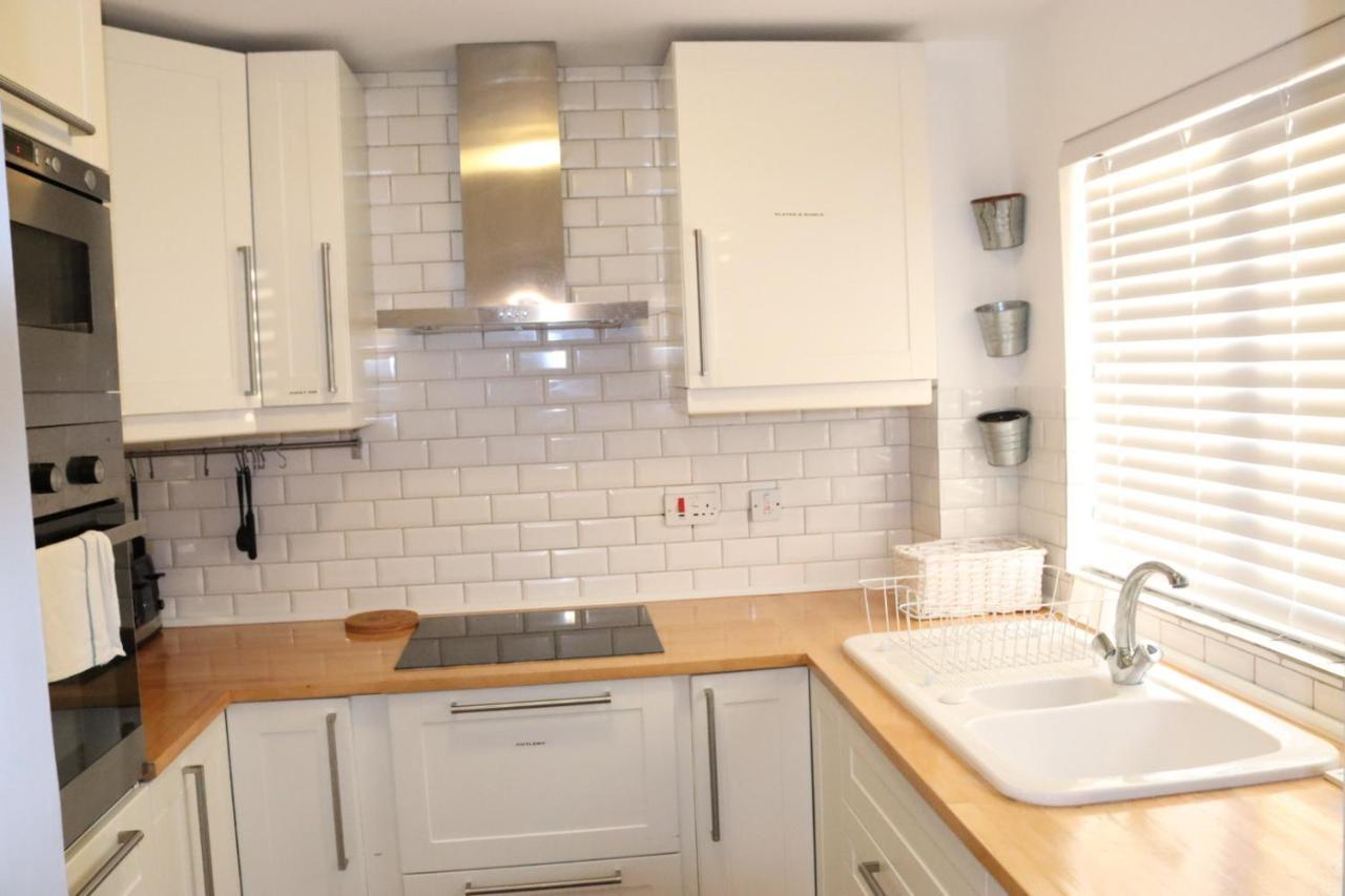 Garland Modern Apartment With Private Garden & Parking Dartford 5 מראה חיצוני תמונה