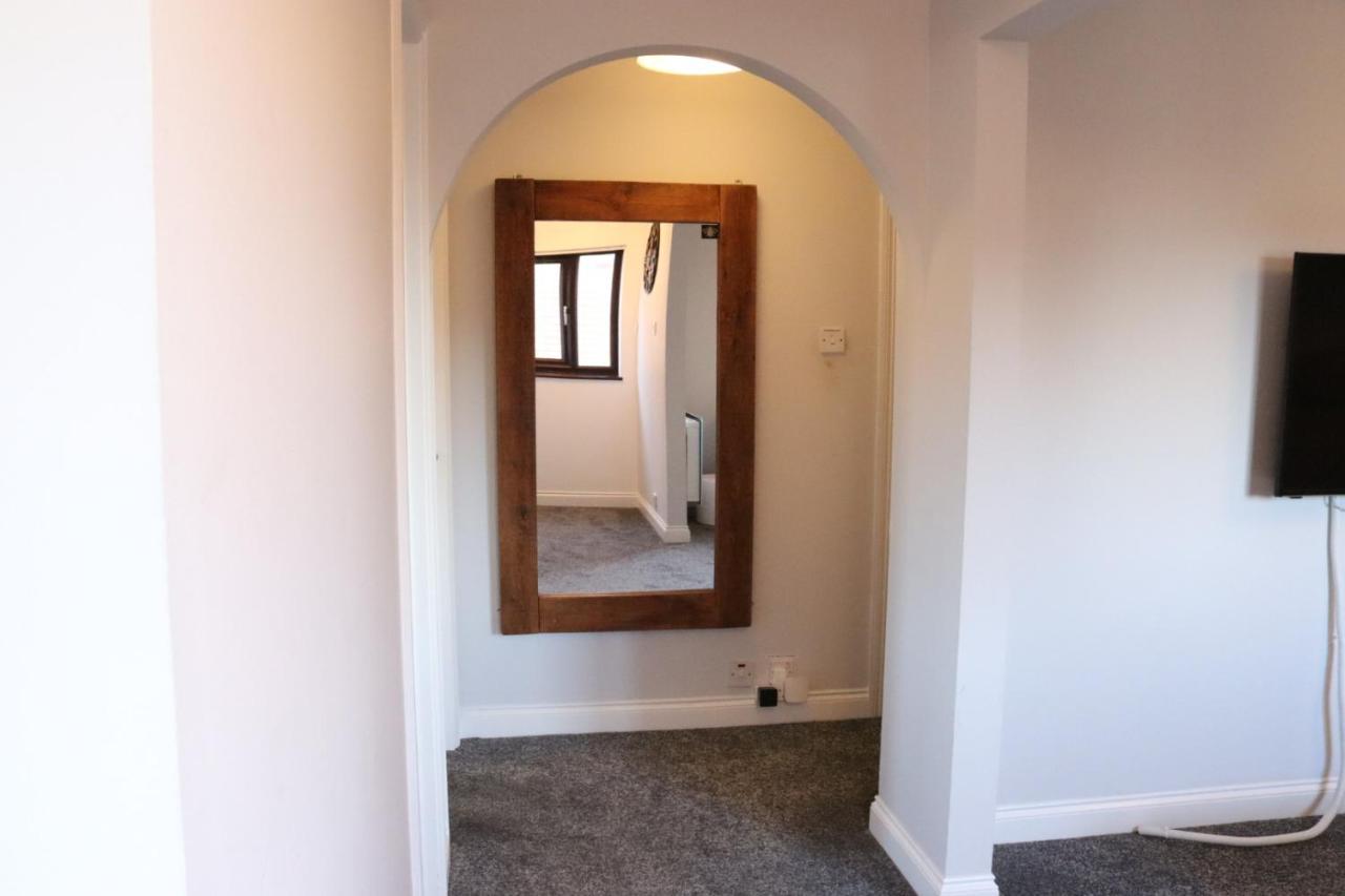 Garland Modern Apartment With Private Garden & Parking Dartford 5 מראה חיצוני תמונה
